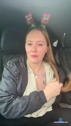 Plushpie cam4 live cam performer profile