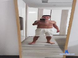 Italianmanhot80 cam4 live cam performer profile