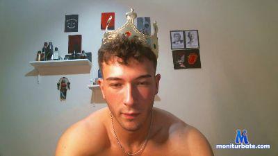 tallboy_xxx cam4 bisexual performer from Kingdom of the Netherlands  