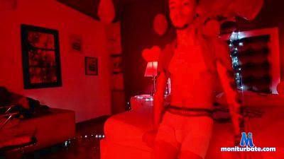 Cazzuto1985 cam4 bisexual performer from Republic of Italy  