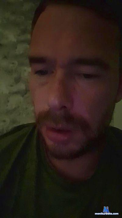 scottb_fun cam4 straight performer from United Kingdom of Great Britain & Northern Ireland  