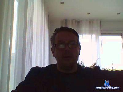 jos500sexy cam4 bicurious performer from Kingdom of the Netherlands  