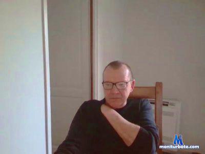 elch1 cam4 bicurious performer from Federal Republic of Germany  