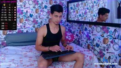 sextremeone cam4 bisexual performer from Republic of Italy analvibro 
