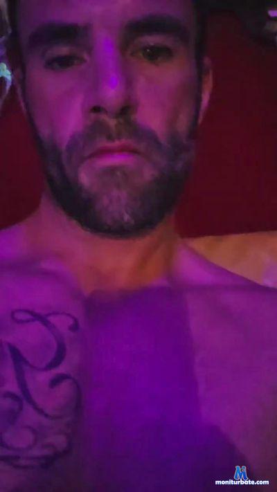 BigJay69xxx cam4 straight performer from United Kingdom of Great Britain & Northern Ireland  