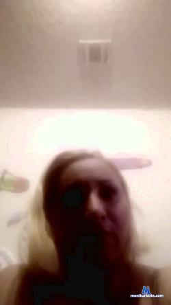 mellyone12 cam4 live cam performer profile