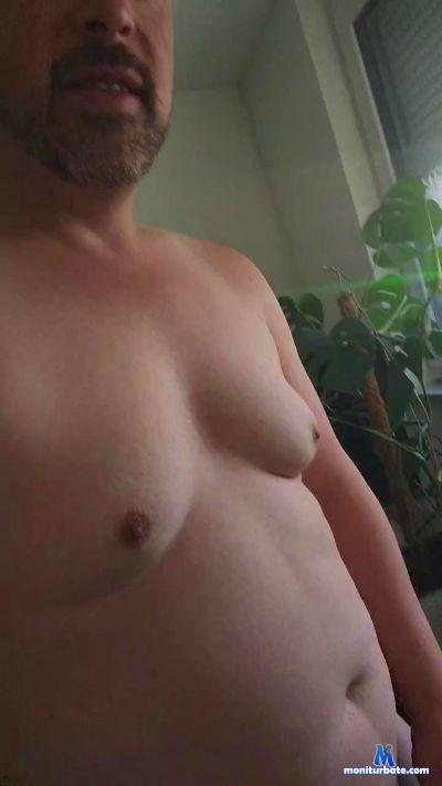Dariuz85 cam4 gay performer from Federal Republic of Germany  