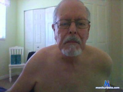 garryy69 cam4 bisexual performer from United States of America  