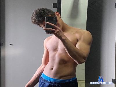 novinhofofinho cam4 bisexual performer from Federative Republic of Brazil  