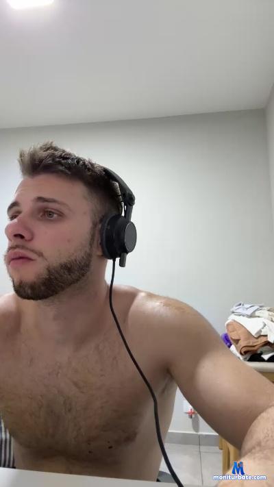 leozinhohd cam4 straight performer from Federative Republic of Brazil  