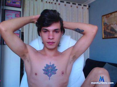 momslilboy1 cam4 straight performer from United States of America  