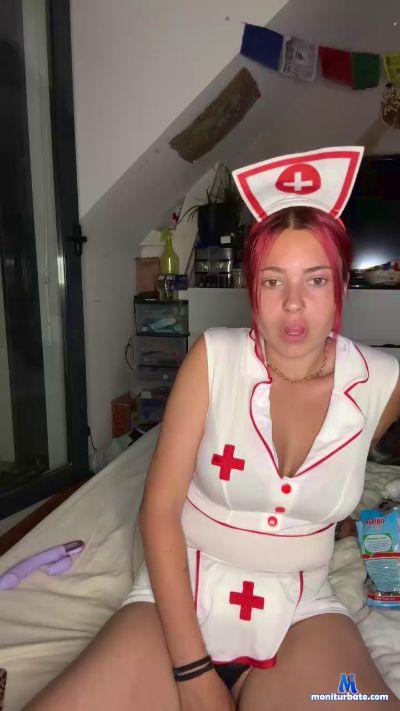 Natasha_vuzi cam4 straight performer from French Republic  