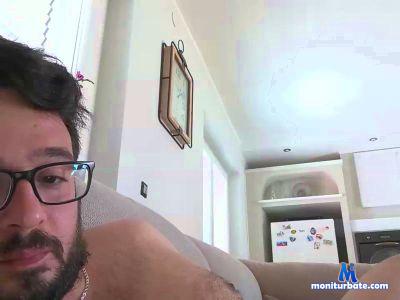 innocente90 cam4 bicurious performer from Republic of Italy  