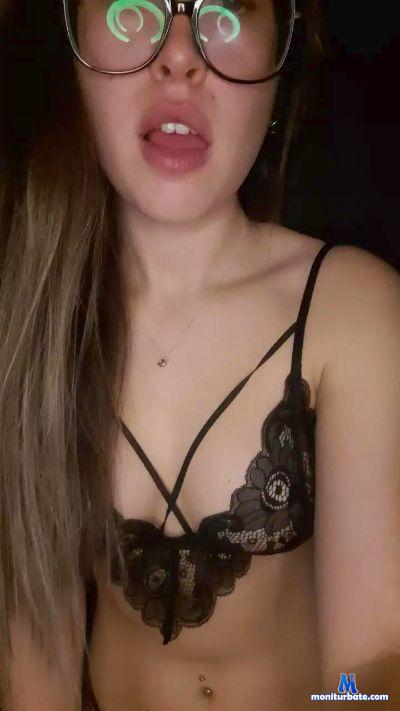 Ori_fy cam4 bicurious performer from Argentine Republic  