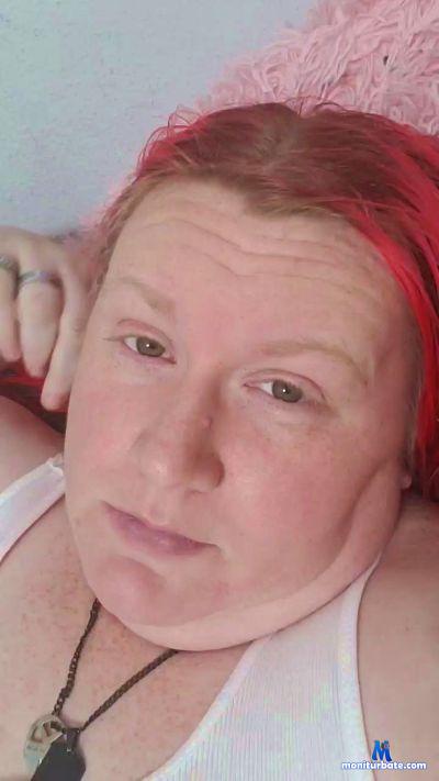 Bustygirl86 cam4 gay performer from United States of America  