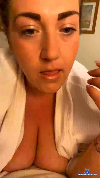 bbwscarlett1 cam4 straight performer from United Kingdom of Great Britain & Northern Ireland  
