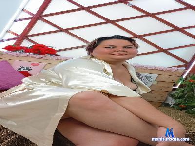 Afrodita_1205 cam4 straight performer from Republic of Colombia feet masturbation squirt smoke 