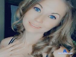 MomToMany1990 cam4 live cam performer profile