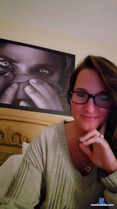 PopTartt1 cam4 bicurious performer from United States of America  