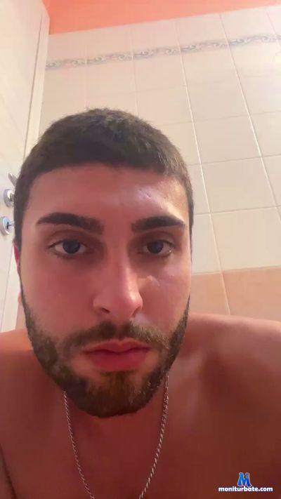 Lorisxxx05 cam4 bicurious performer from Republic of Italy  