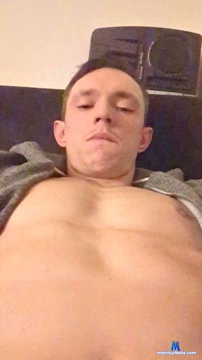 bigcock1331 cam4 straight performer from United Kingdom of Great Britain & Northern Ireland  