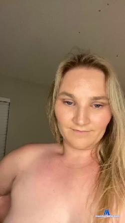 Lucylynn1993 cam4 live cam performer profile