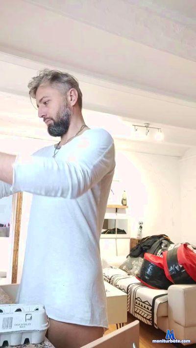 r0me0_st0ry cam4 gay performer from Kingdom of Spain  