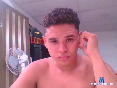 chrus99 cam4 straight performer from Republic of Colombia  