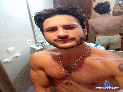 morenocam922fun cam4 straight performer from Kingdom of Spain  