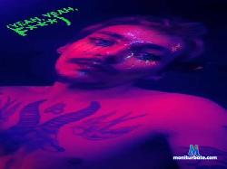 niniotrifasiko cam4 live cam performer profile