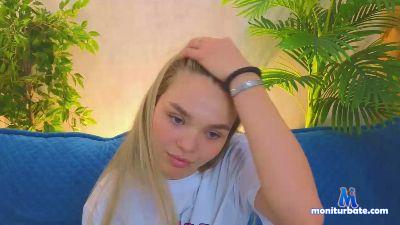 PattyHuge cam4 bisexual performer from French Republic  
