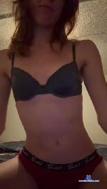 MickieGirll cam4 livecam show performer room profile