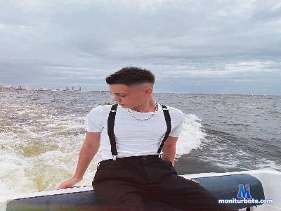 ChristianBrow cam4 bisexual performer from United States of America masturbation feet cum bigcock muscle twink young 