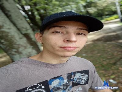 eros_attraction cam4 bisexual performer from Republic of Colombia eros_attraction livetouch 