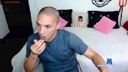 Desperat2Holdit cam4 live cam performer profile