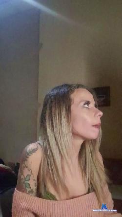 Devilgirl33 cam4 live cam performer profile