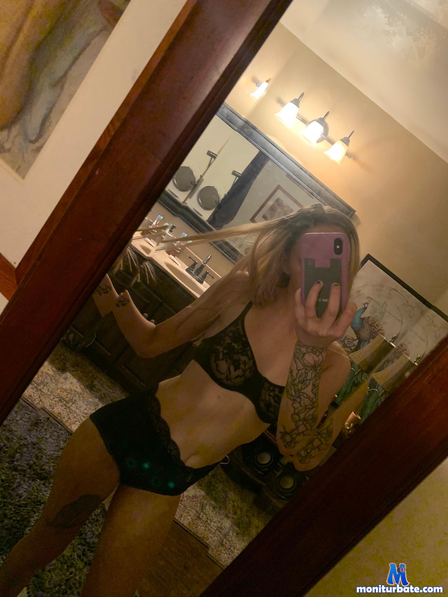 Juneinflames cam4 bisexual performer from United States of America pvt privateavailable blonde spinthewheel 