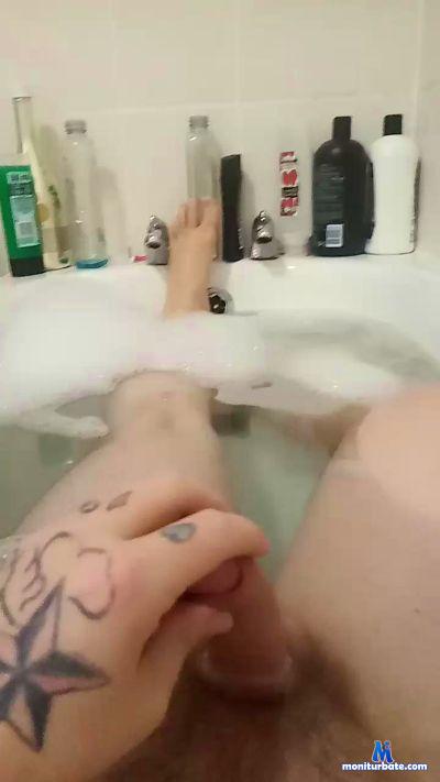 Icemanuk1 cam4 bicurious performer from United Kingdom of Great Britain & Northern Ireland  