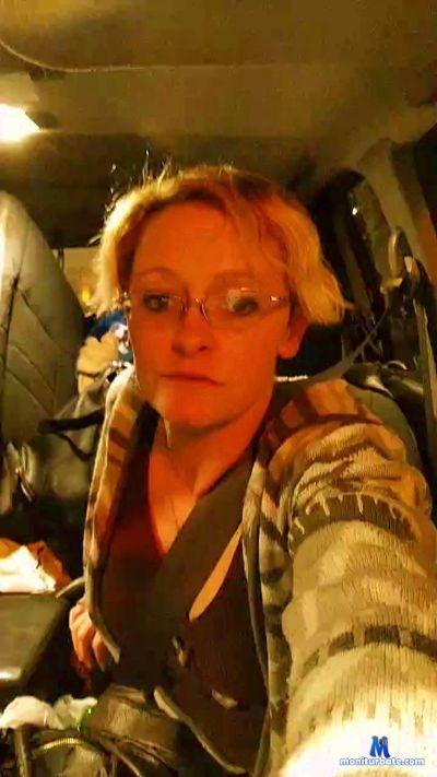 MandyDickenz cam4 bisexual performer from United States of America milf blonde 