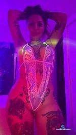 MollyGlossy cam4 livecam show performer room profile
