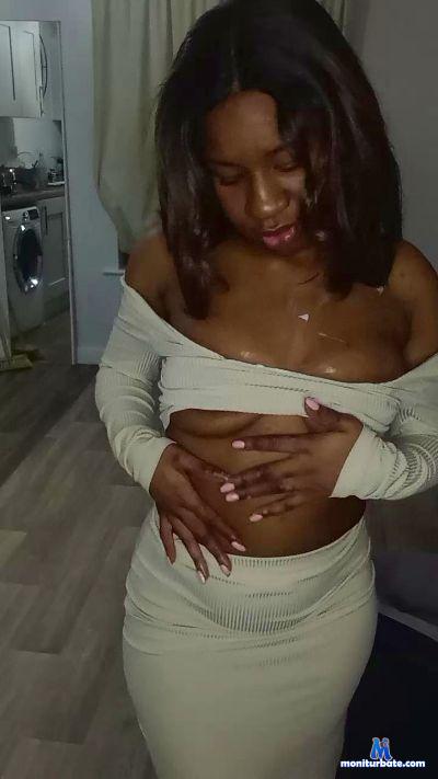 Liloralove cam4 straight performer from United Kingdom of Great Britain & Northern Ireland  