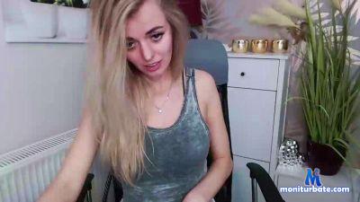 ladyybrownn1 cam4 bisexual performer from Republic of Colombia  