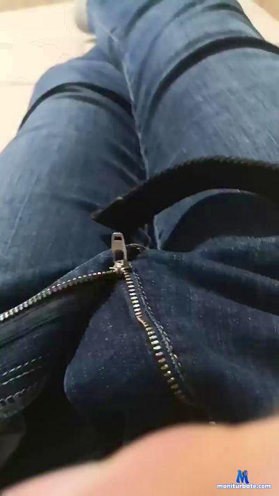 danielone90a cam4 bicurious performer from Republic of Italy  