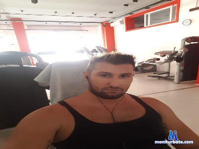 attivoporc_xxx cam4 straight performer from Republic of Italy  