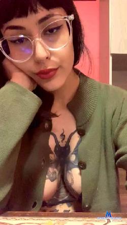 awkred cam4 live cam performer profile