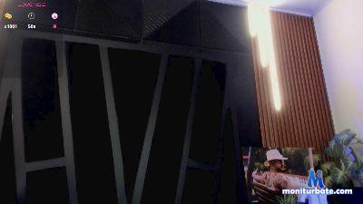 jean_coleman cam4 bisexual performer from Republic of Colombia armpits bigass C2C striptease ass feet spanking 