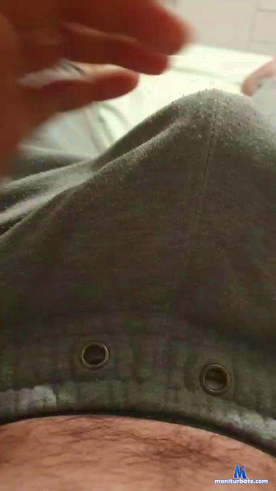 johnkh_69 cam4 straight performer from United Kingdom of Great Britain & Northern Ireland bearded horny arab 