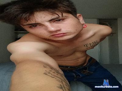 Rodrii_Amatto cam4 gay performer from Argentine Republic amateur pornstar feet 