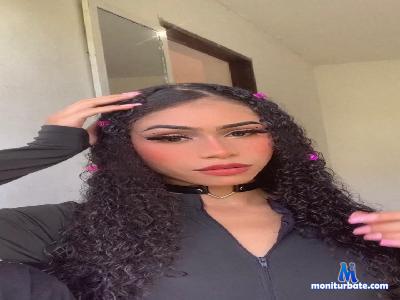 Sexy_mucciihot cam4 bisexual performer from United States of America  