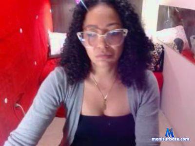 evaperez_xxx cam4 bisexual performer from Republic of Italy schoolgirl spanking masturbation ass feet cute smoke 